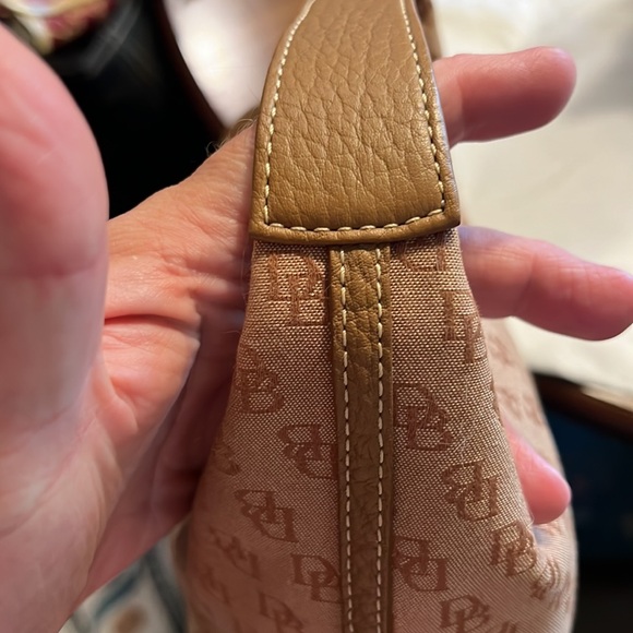 Dooney and Bourke handbag - Picture 12 of 12